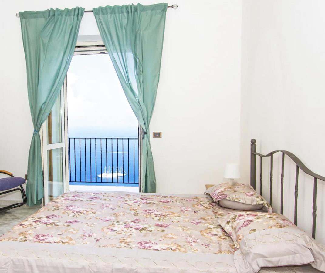 Casa Ambrosia In With Sea View, Wifi And Ac Appartamento